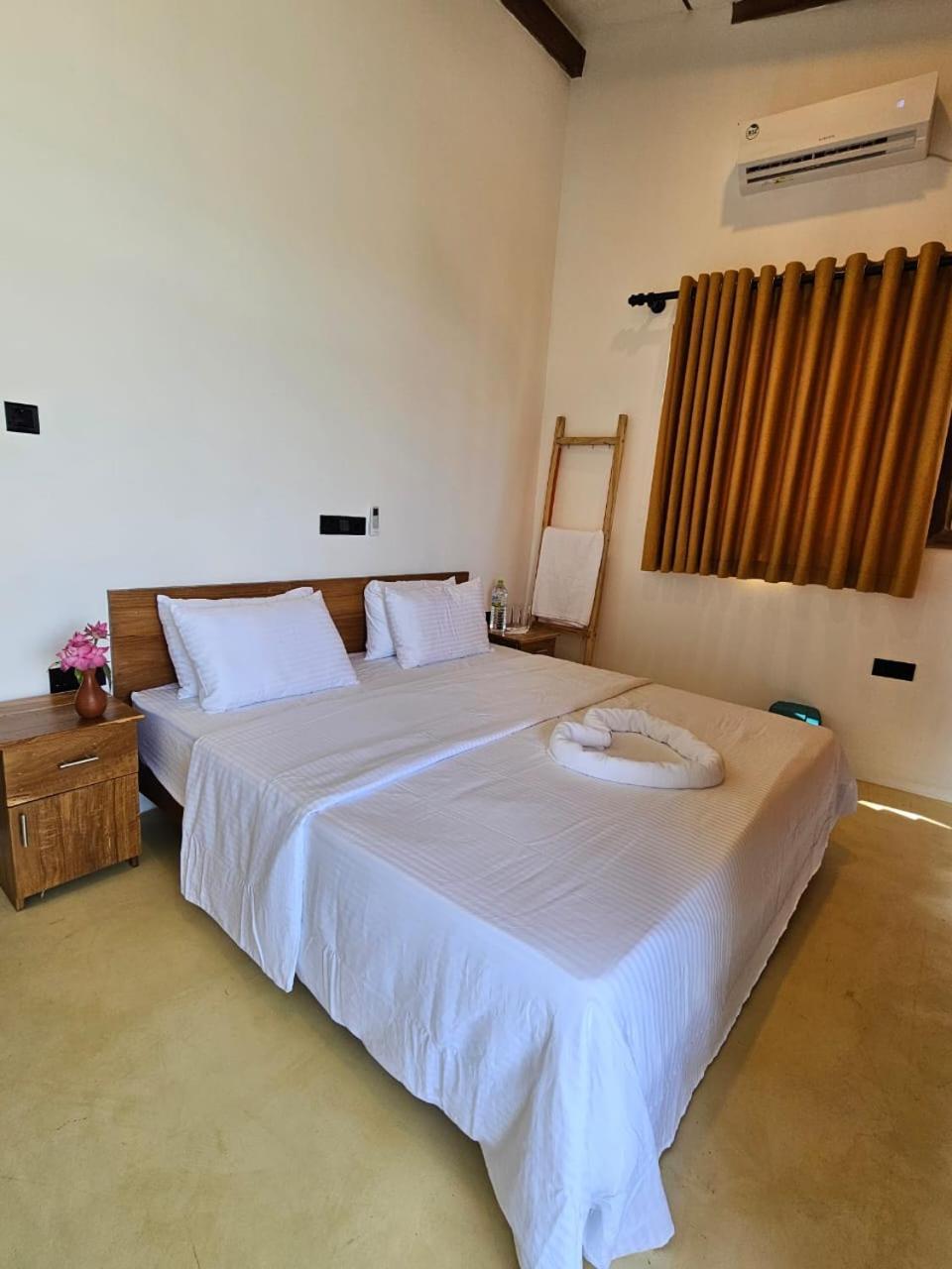 Hotel Muthu Sea View Hiriketiya à Dikwella Extérieur photo